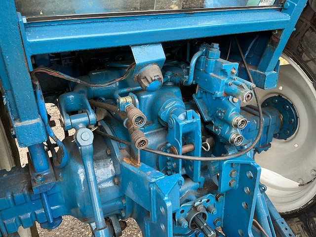 1983 ford 5610 tweewielaangedreven landbouwtractor - afbeelding 24 van  35