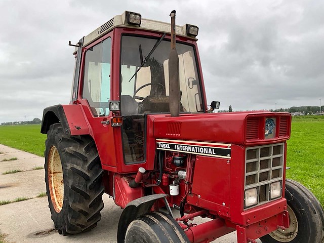 1983 international 745xl tweewielaangedreven landbouwtractor - afbeelding 3 van  31