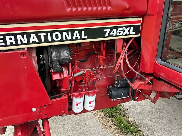 1983 international 745xl tweewielaangedreven landbouwtractor - afbeelding 6 van  31