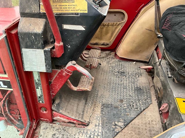 1983 international 745xl tweewielaangedreven landbouwtractor - afbeelding 18 van  31