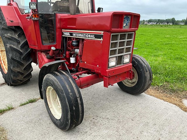 1983 international 745xl tweewielaangedreven landbouwtractor - afbeelding 4 van  30