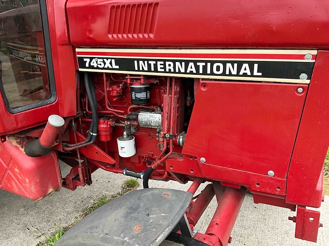 1983 international 745xl tweewielaangedreven landbouwtractor - afbeelding 5 van  30