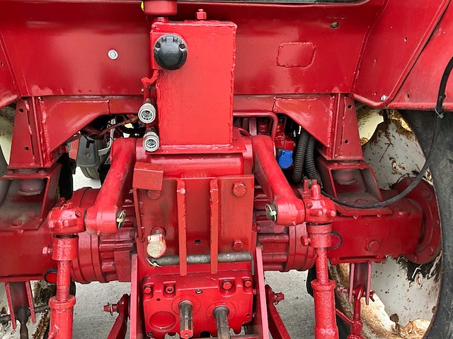 1983 international 745xl tweewielaangedreven landbouwtractor - afbeelding 8 van  30