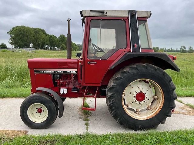 1983 international 745xl tweewielaangedreven landbouwtractor - afbeelding 26 van  30