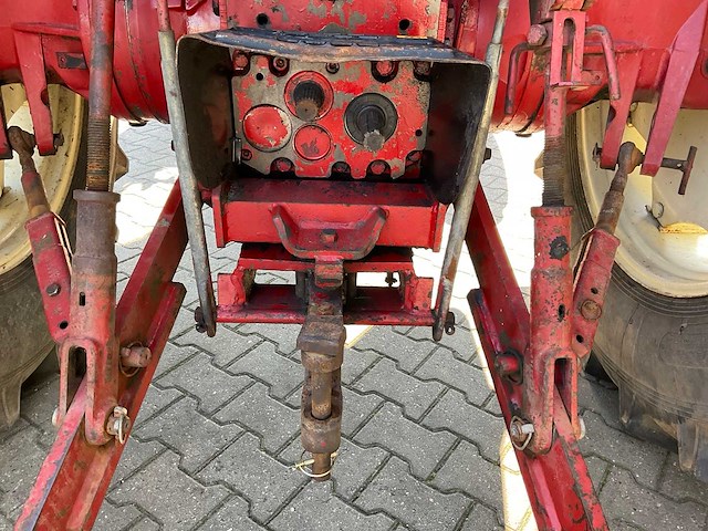 1983 international 956xl-h tweewielaangedreven landbouwtractor - afbeelding 2 van  26