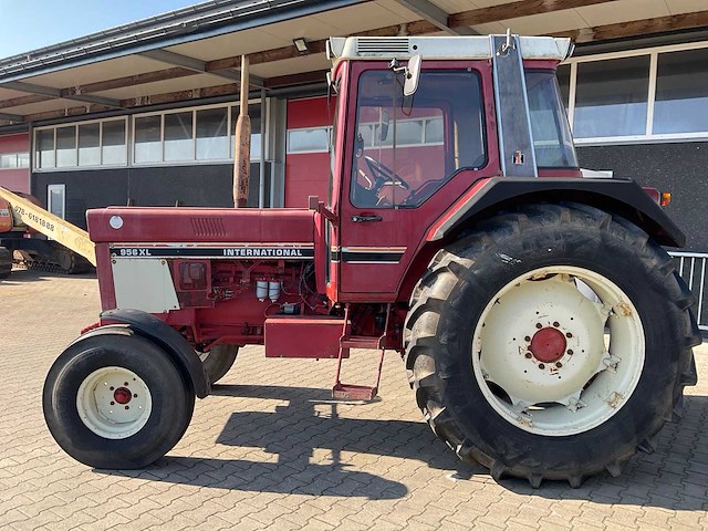 1983 international 956xl-h tweewielaangedreven landbouwtractor - afbeelding 24 van  26