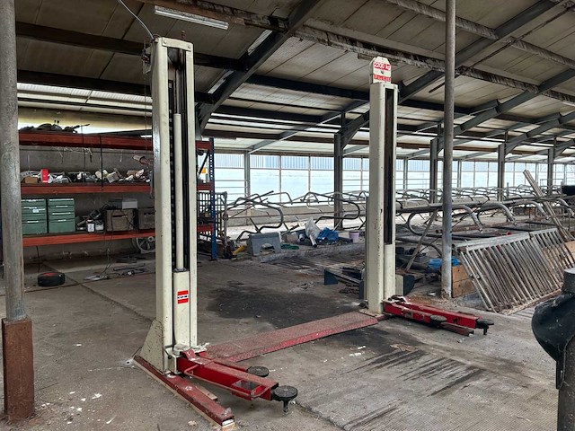 1983 koni 3572 hefbrug - afbeelding 1 van  8