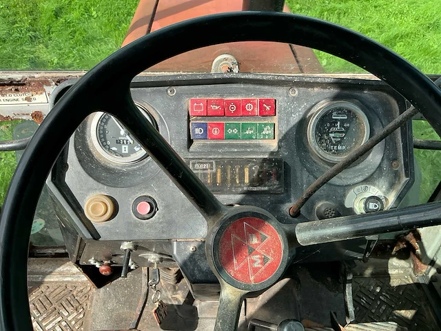 1983 massey ferguson 675 tweewielaangedreven landbouwtractor - afbeelding 14 van  26