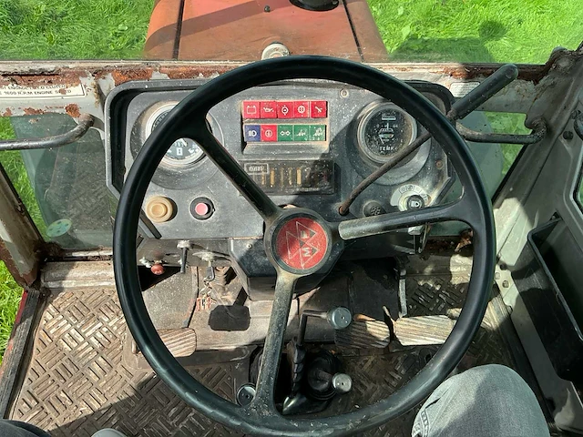1983 massey ferguson 675 tweewielaangedreven landbouwtractor - afbeelding 7 van  26