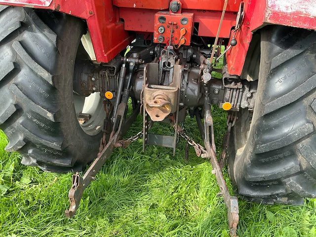 1983 massey ferguson 675 tweewielaangedreven landbouwtractor - afbeelding 13 van  26