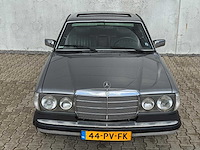 1983 mercedes-benz 300 cd personenauto - afbeelding 4 van  34
