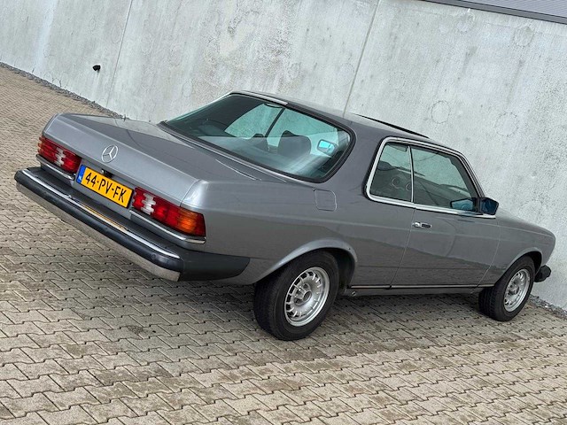 1983 mercedes-benz 300 cd personenauto - afbeelding 6 van  34