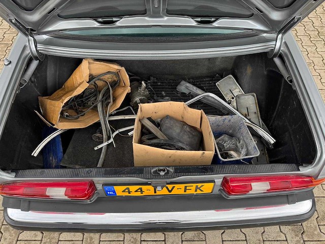 1983 mercedes-benz 300 cd personenauto - afbeelding 24 van  34