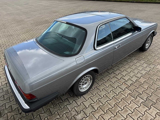 1983 mercedes-benz 300 cd personenauto - afbeelding 32 van  34