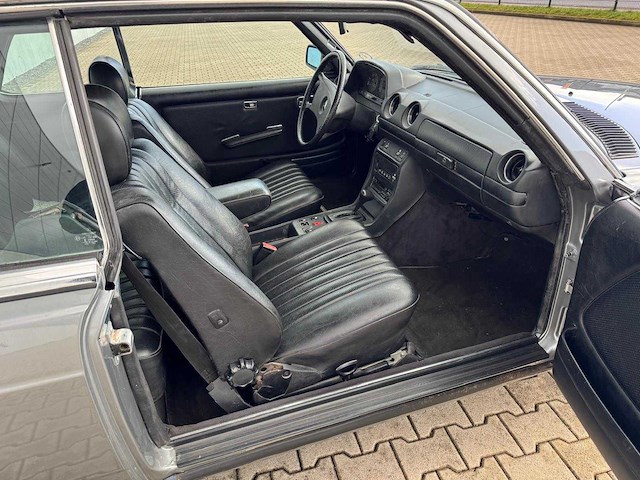 1983 mercedes-benz 300 cd personenauto - afbeelding 33 van  34