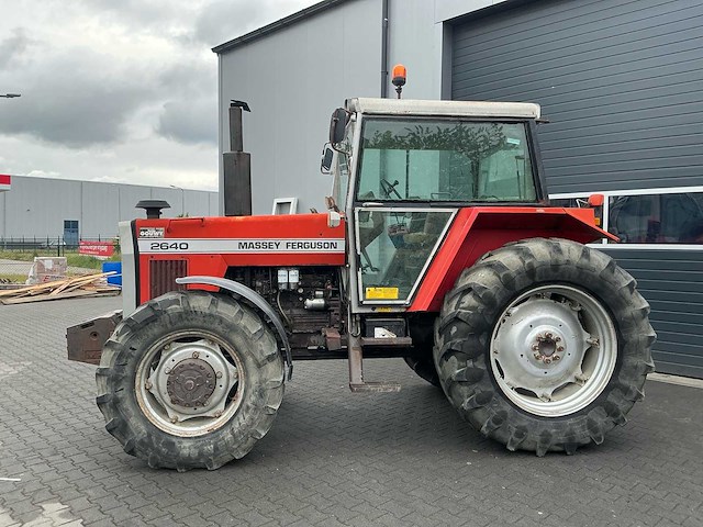 1983 mf 2640 vierwielaangedreven landbouwtractor - afbeelding 30 van  30