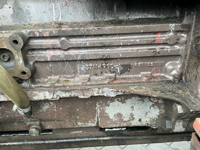 1983 mf 2640 vierwielaangedreven landbouwtractor - afbeelding 29 van  30