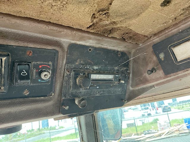 1983 mf 2640 vierwielaangedreven landbouwtractor - afbeelding 6 van  30