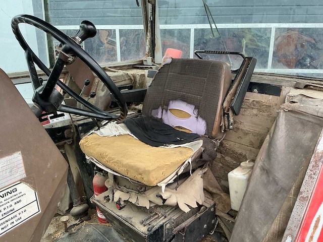 1983 mf 2640 vierwielaangedreven landbouwtractor - afbeelding 8 van  30