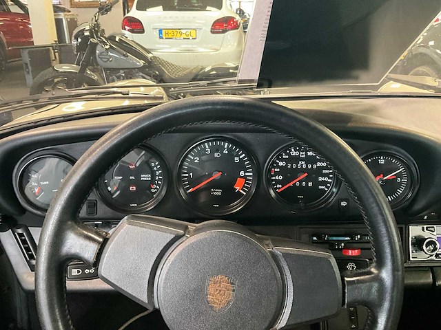 1983 porsche 911 3.2 coupé personenauto - afbeelding 8 van  23