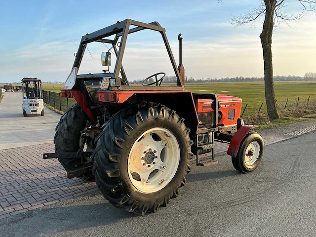 1983 zetor 6011 tweewielaangedreven landbouwtractor - afbeelding 6 van  21