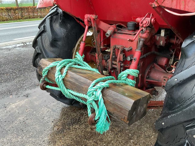 1984 - case ih - 633 - vierwielaangedreven landbouwtractor - afbeelding 7 van  22