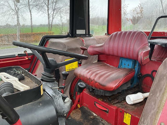 1984 - case ih - 633 - vierwielaangedreven landbouwtractor - afbeelding 8 van  22