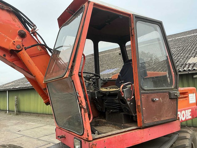 1984 atlas 1301e banden graafmachine - afbeelding 1 van  9