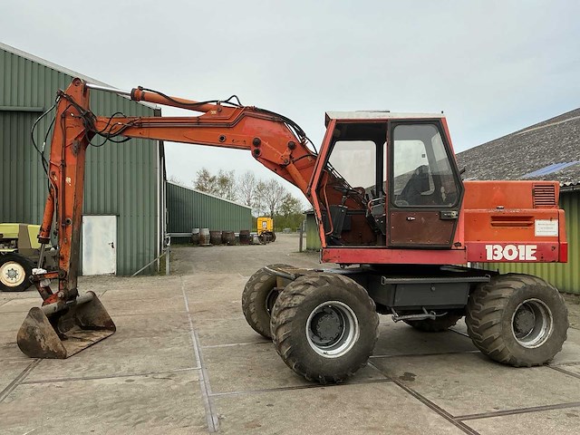 1984 atlas 1301e banden graafmachine - afbeelding 8 van  9