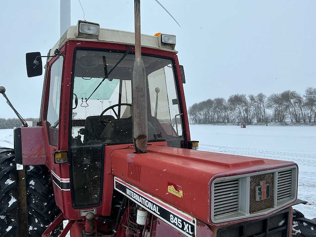 1984 case international 845xl vierwielaangedreven landbouwtractor - afbeelding 6 van  34