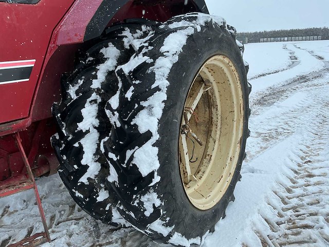 1984 case international 845xl vierwielaangedreven landbouwtractor - afbeelding 11 van  34