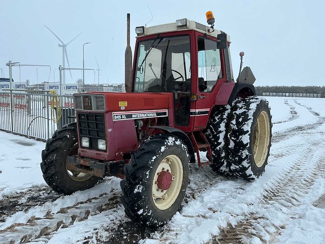 1984 case international 845xl vierwielaangedreven landbouwtractor - afbeelding 1 van  34