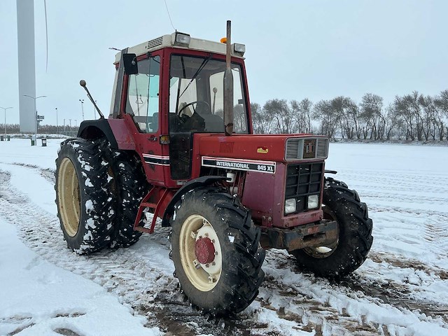 1984 case international 845xl vierwielaangedreven landbouwtractor - afbeelding 23 van  34