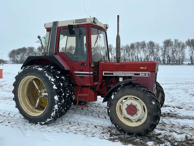 1984 case international 845xl vierwielaangedreven landbouwtractor - afbeelding 29 van  34