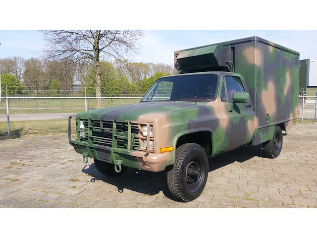 1984 chevrolet k30 ambulance pickup - afbeelding 12 van  25