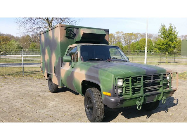 1984 chevrolet k30 ambulance pickup - afbeelding 19 van  25
