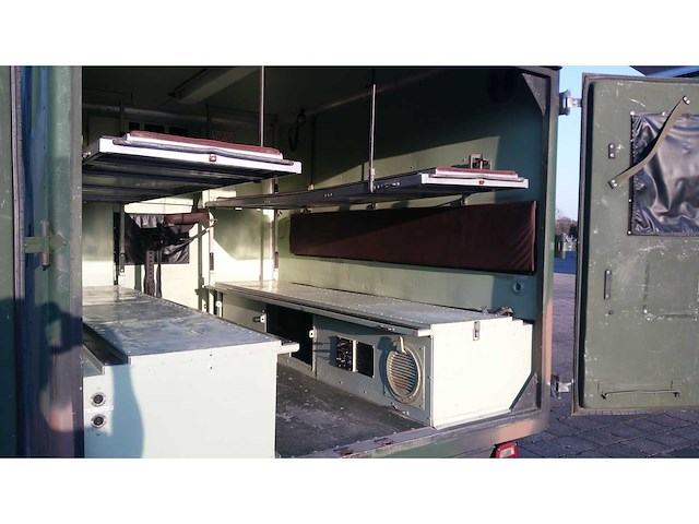 1984 chevrolet k30 ambulance pickup - afbeelding 21 van  25