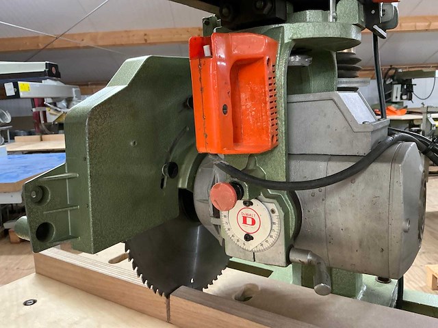 1984 dewalt radiaalafkortzaagmachine - afbeelding 10 van  12