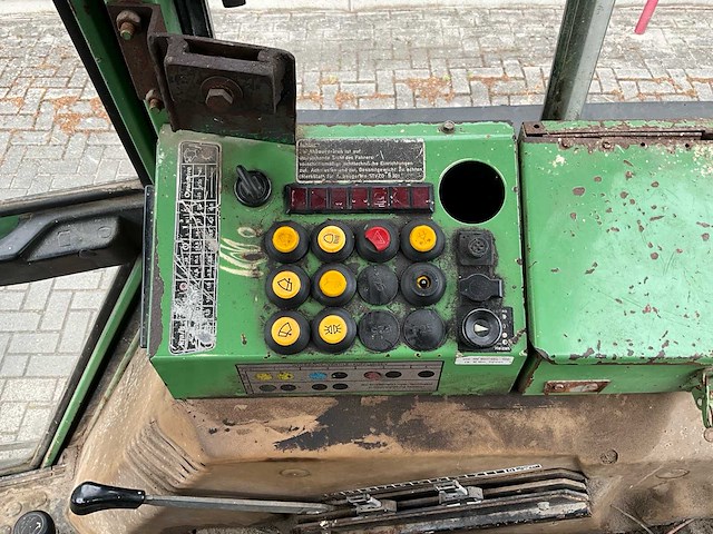 1984 fendt gta 380 vierwielaangedreven landbouwtractor - afbeelding 14 van  28
