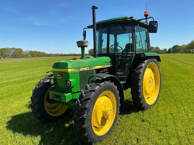 1984 john deere 2140 vierwielaangedreven landbouwtractor - afbeelding 1 van  23