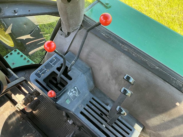 1984 john deere 2140 vierwielaangedreven landbouwtractor - afbeelding 15 van  18