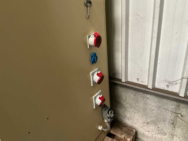 1984 kaiser 80t pers - afbeelding 15 van  22