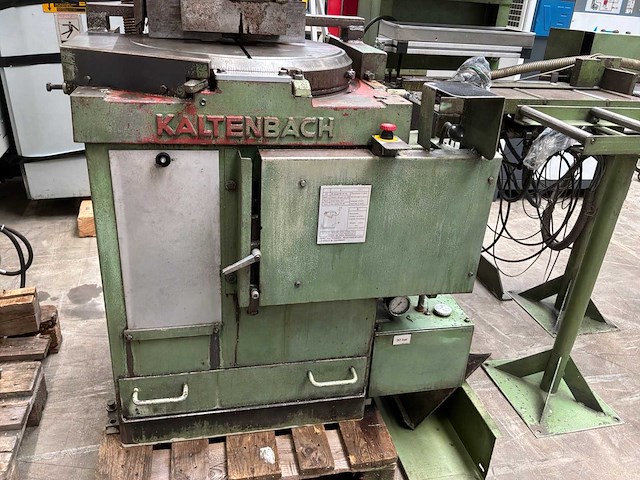 1984 kaltenbach kks 400 na semi-automatische zaaglijn met rollenbaan en lengtemeting - afbeelding 6 van  21