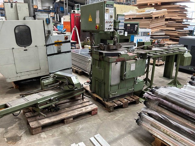 1984 kaltenbach kks 400 na semi-automatische zaaglijn met rollenbaan en lengtemeting - afbeelding 15 van  21