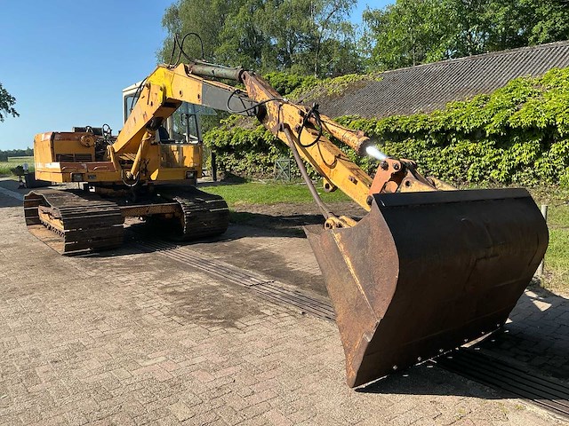1984 liebher r900 rupsgraafmachine - afbeelding 34 van  37