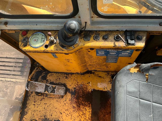 1984 liebher r900 rupsgraafmachine - afbeelding 18 van  35