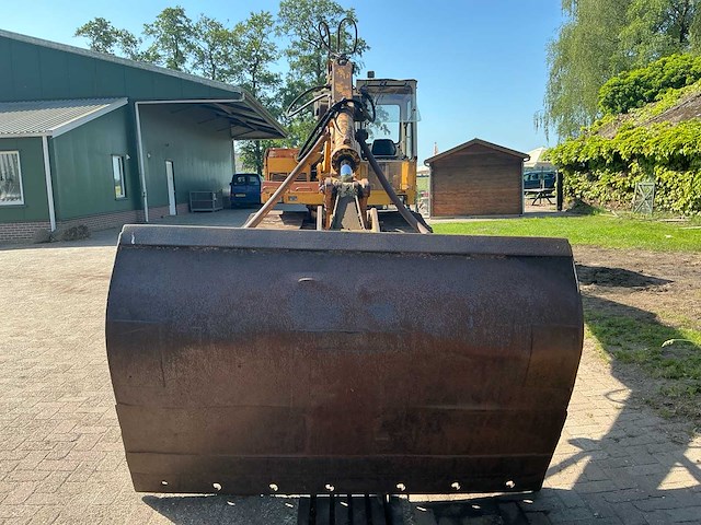 1984 liebher r900 rupsgraafmachine - afbeelding 12 van  35