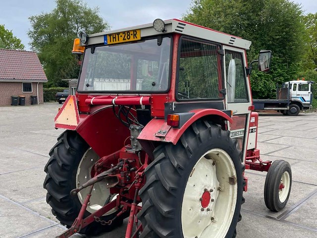 1984 mc cormick international 633 oldtimer tractor - afbeelding 19 van  22