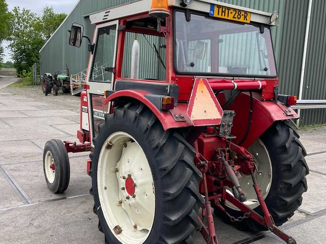 1984 mc cormick international 633 oldtimer tractor - afbeelding 22 van  22