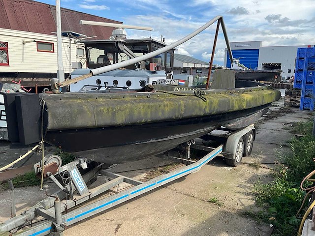 1984 pirana 6700 sloep/werkboot met stalling trailer - afbeelding 1 van  11